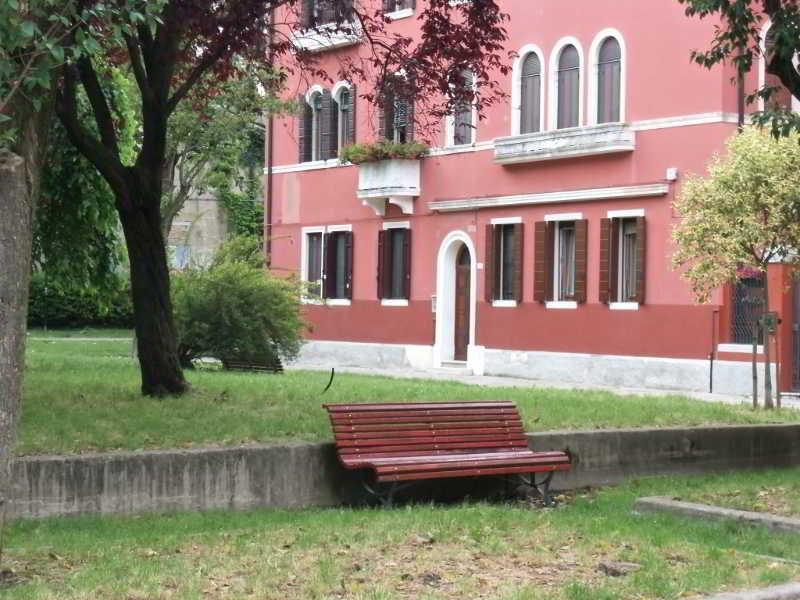 Hostal Hostel Biennale *