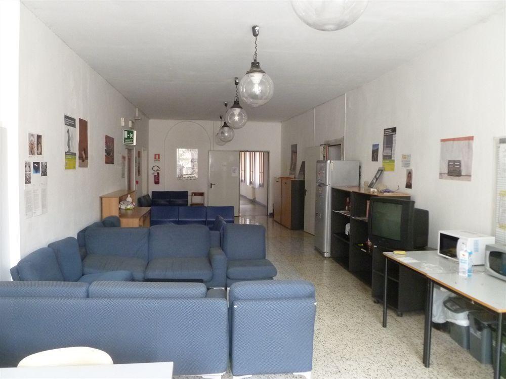 Hostal Hostel Biennale