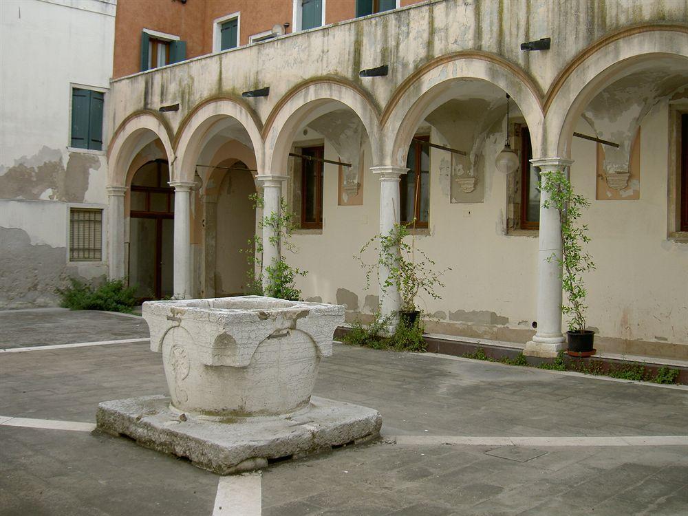 Hostal Hostel Biennale