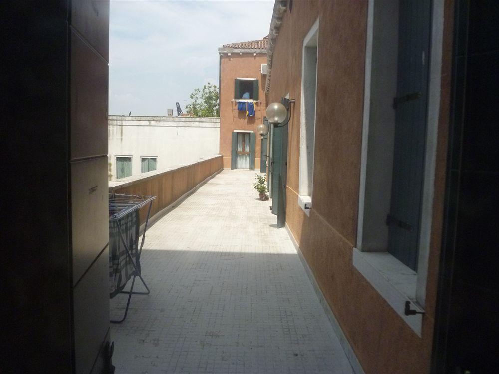 Hostel Hostel Biennale *