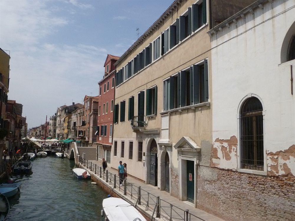 Hostel Hostel Biennale *